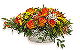Košík s oranžovými ružami