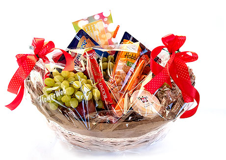 Basket with Fruits and Cheese Extra