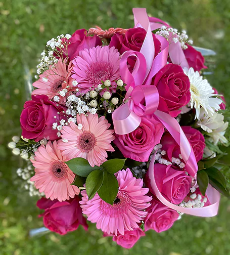 Pink roses and gerberas